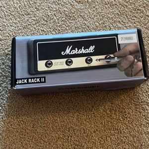 Guitar amp key holder